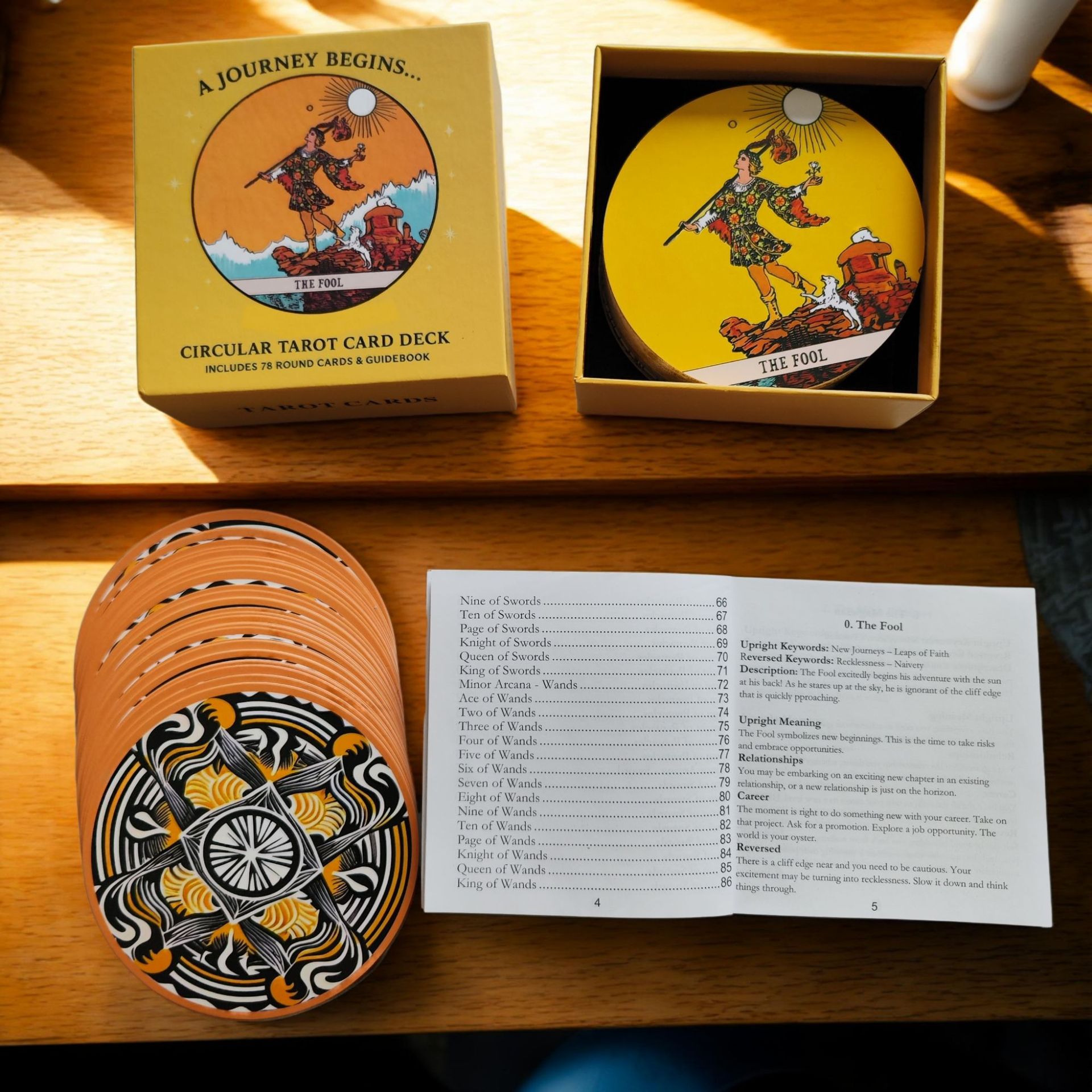 Tarot Cards Deck With Guidebook - Rundes Tarot-Kartendeck mit 78 Karten &